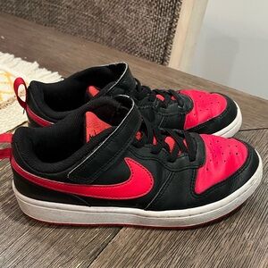 Nike court borough low youth 2 1/2
